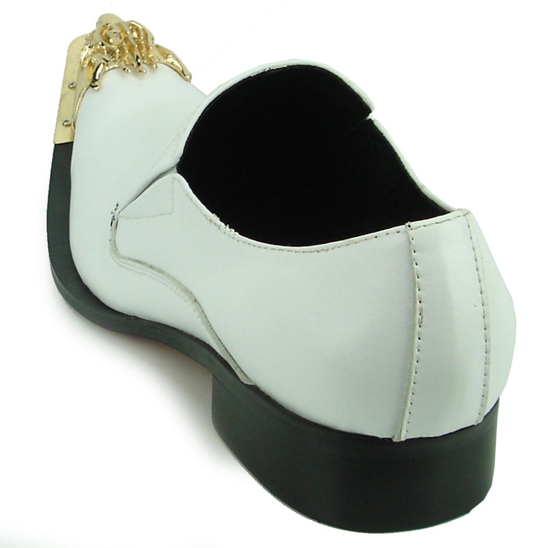 The FI-6909 White Leather Gold Metal Tip by Fiesso boasts a sophisticated white suede upper and an ornate gold metal tip, finished with a cushioned insole for enhanced comfort.