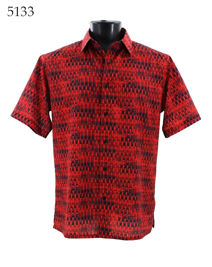 The Bassiri Short Sleeve Shirt 5133, a red and black patterned short-sleeve button-up from Bassiri, is showcased on a mannequin, offering a comfortable regular fit.