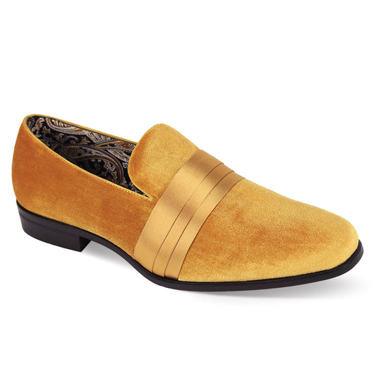 After Midnight 7021 Gold Dress Shoes by AFTER MIDNIGHT feature a golden velvet exterior with a satin strap across the top, a paisley-patterned inner lining, and a timeless plain toe design.