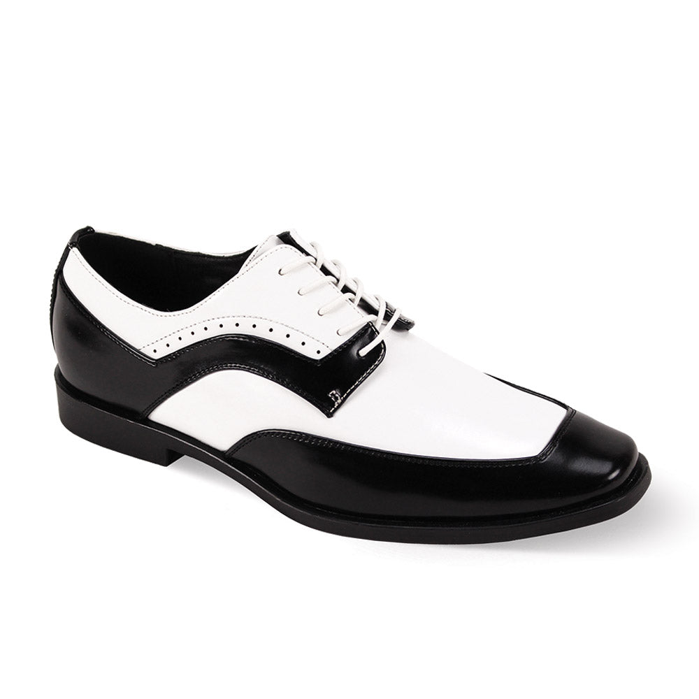 The Antonio Cerrelli 7034 Black/White Shoes in medium showcase a synthetic upper with an elegant lace-up closure, set against a plain white background.