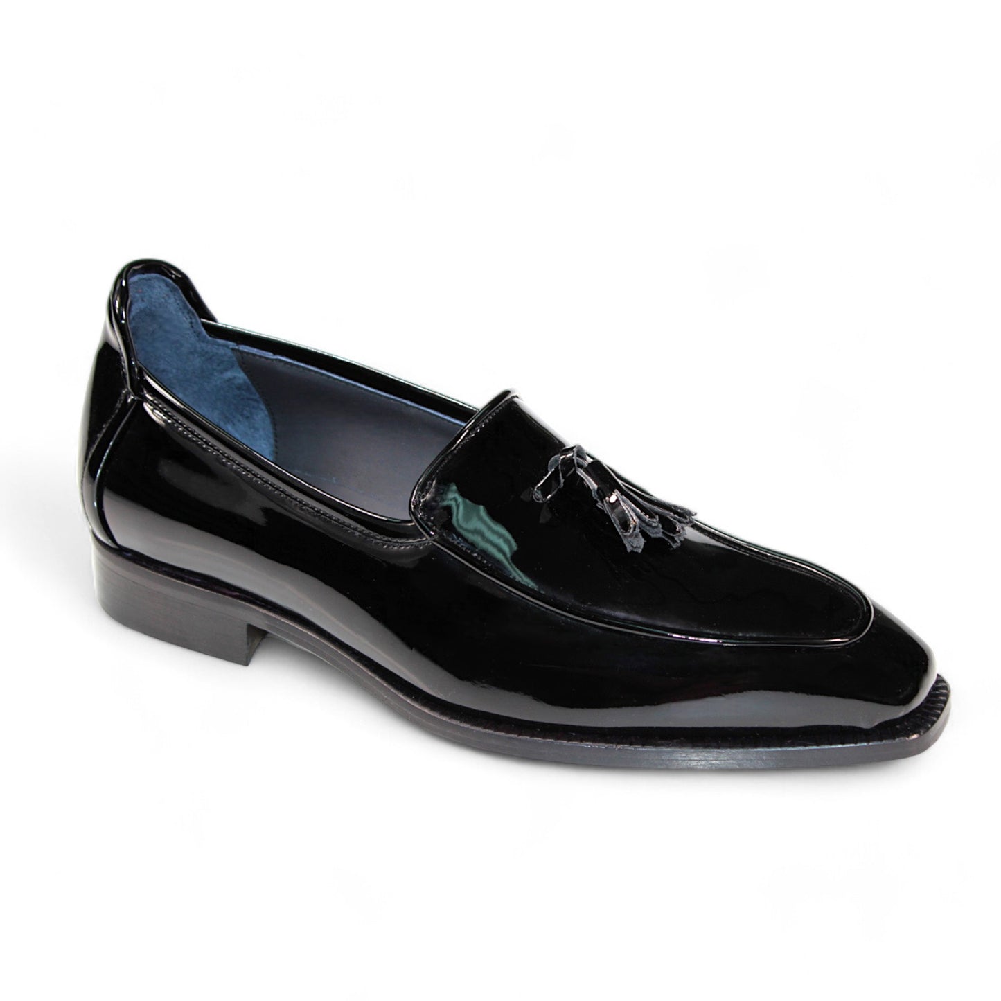 The Duca Di Matiste Fano (Black) is a pair of expertly crafted patent leather loafers featuring tassels and a low heel, made in Italy by Duca Di Matiste.