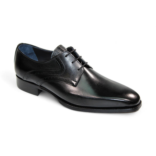 The Duca Di Matiste Forano in black is a sleek leather dress shoe featuring a low heel, lace-up design, and subtle brogue detailing on the side, meticulously crafted from fine Italian materials by Duca Di Matiste. This stylish pair is showcased against a clean white background.