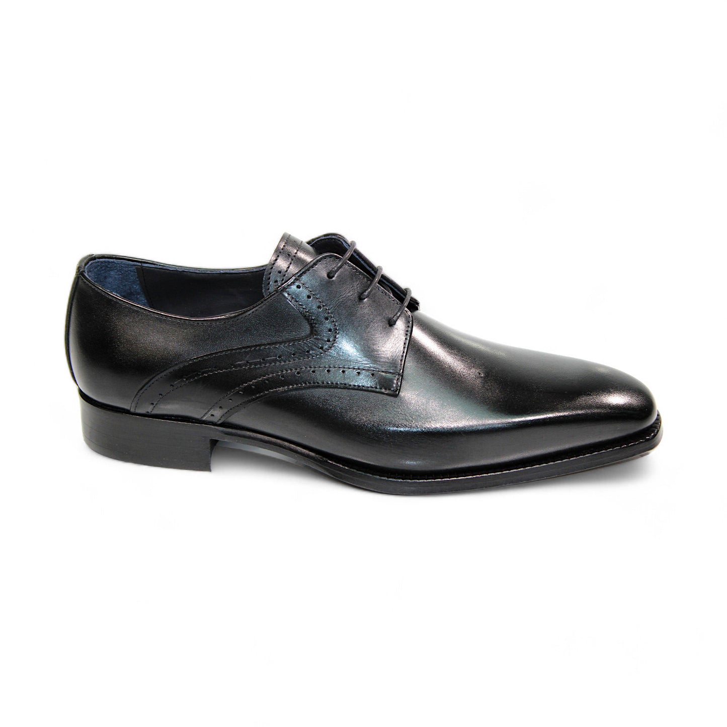 The Duca Di Matiste Forano in black is a sleek leather dress shoe featuring a low heel, lace-up design, and subtle brogue detailing on the side, meticulously crafted from fine Italian materials by Duca Di Matiste. This stylish pair is showcased against a clean white background.