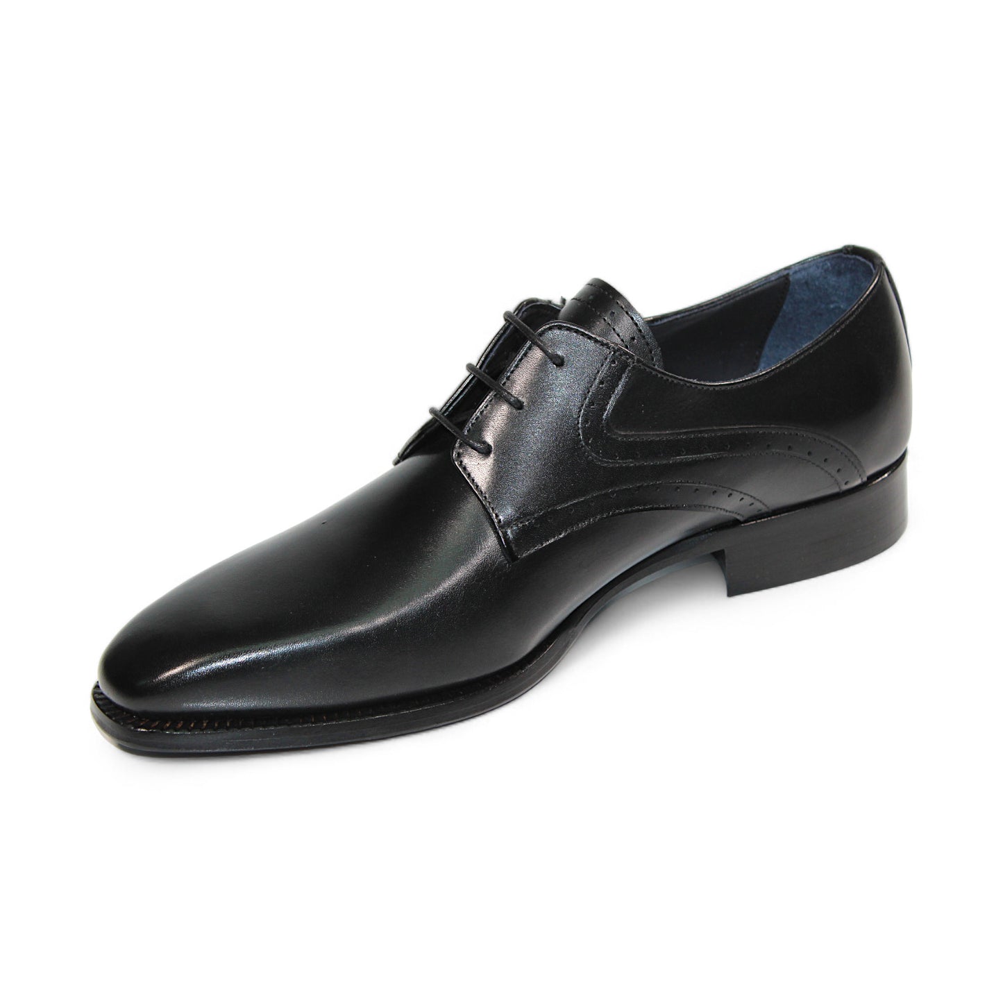 The Duca Di Matiste Forano in black is a sleek leather dress shoe featuring a low heel, lace-up design, and subtle brogue detailing on the side, meticulously crafted from fine Italian materials by Duca Di Matiste. This stylish pair is showcased against a clean white background.