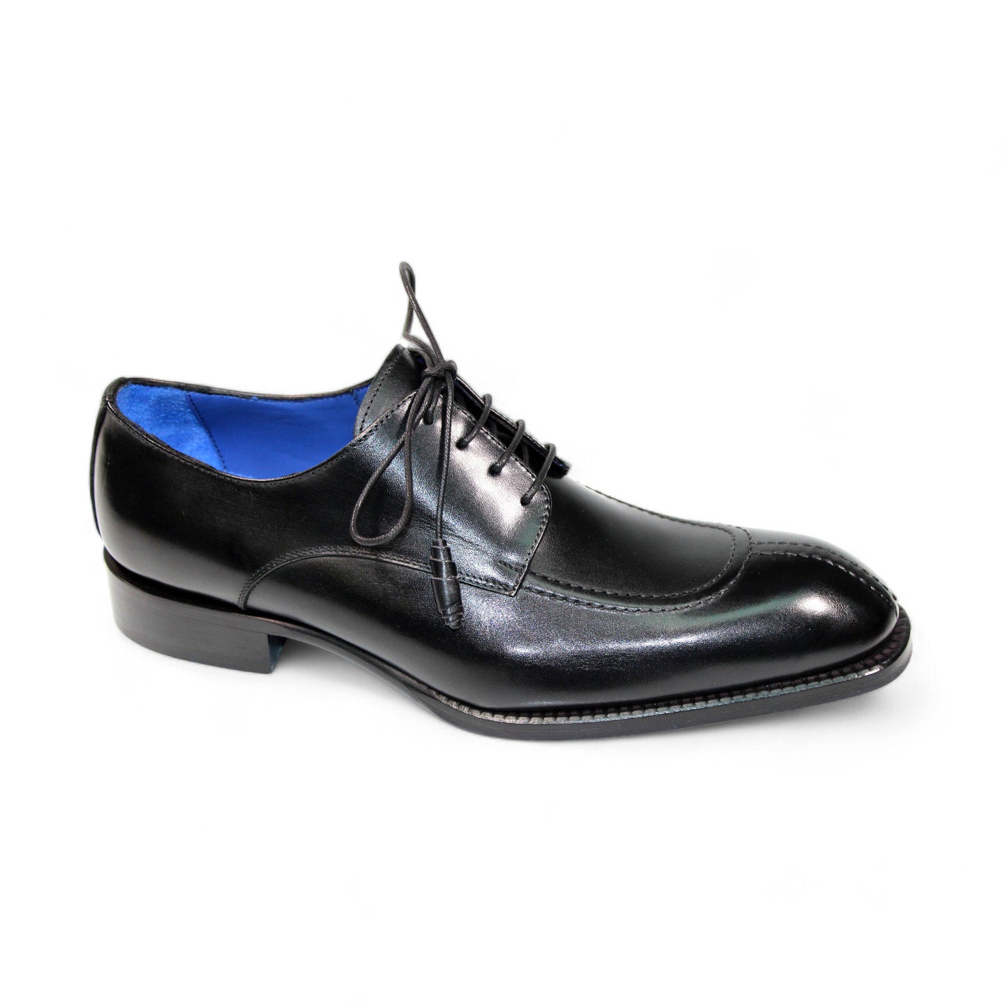 The Emilio Franco Artigiana "Girolamo" shoes are meticulously crafted black leather dress shoes with a sleek leather sole, complemented by matching black laces and a distinctive blue inner lining.