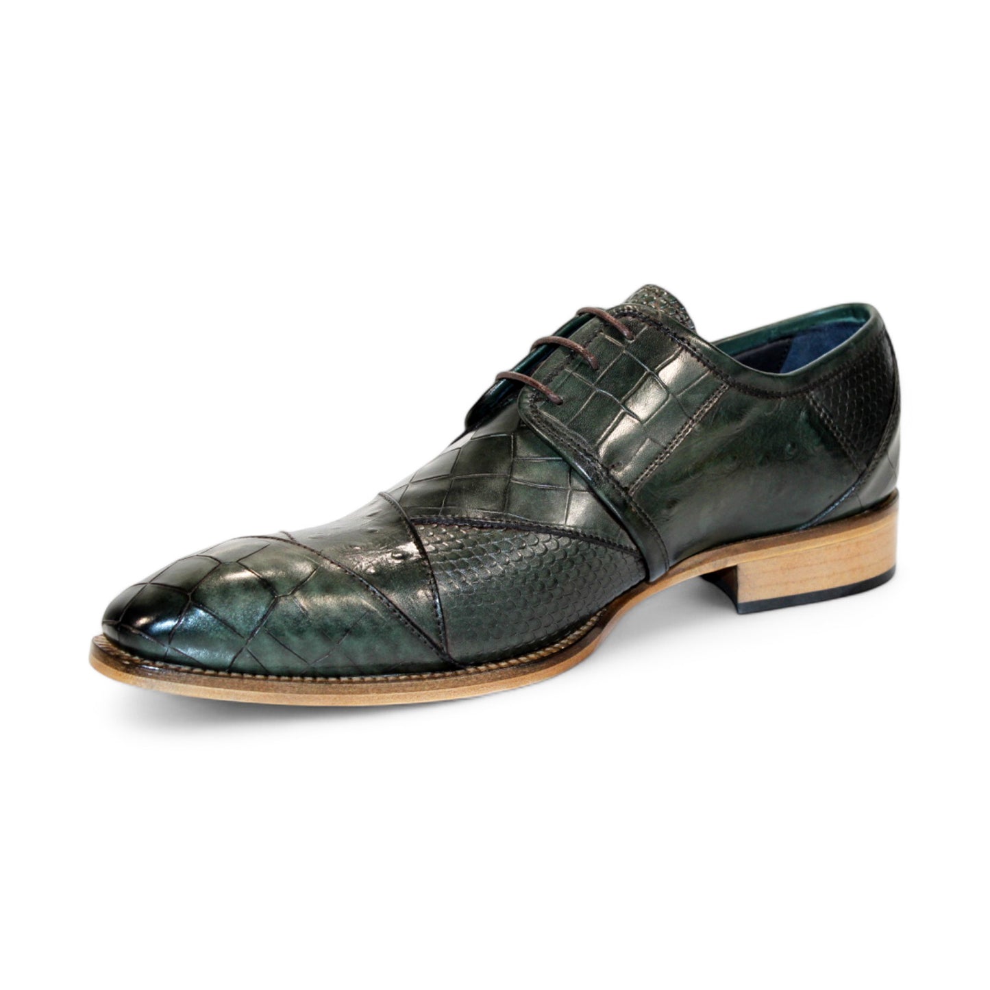 The rear view of the Duca Di Matiste Imperio in dark green showcases a leather dress shoe with an embossed crocodile design, paired with a wooden sole and textured pattern against a white background.