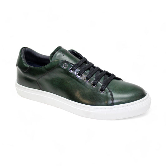 Introducing the Duca Di Matiste Monza in green: an Italian-made leather sneaker featuring black laces and a white rubber sole, beautifully displayed against a plain white background.