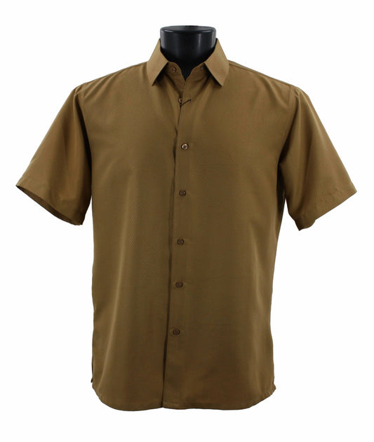 The Sangi Short Sleeve Shirt S 2026 Gold, featuring a modern fit, is elegantly displayed on a black mannequin, highlighting its front view.