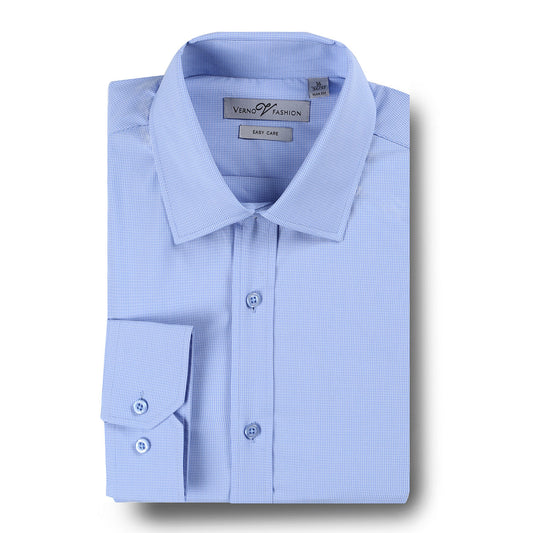 Neatly folded light blue slim fit dress shirt featuring a pointed collar and button cuffs. The label reads "Renoir, Easy Care." Ideal for those looking for tailored shirts that seamlessly combine style and comfort.