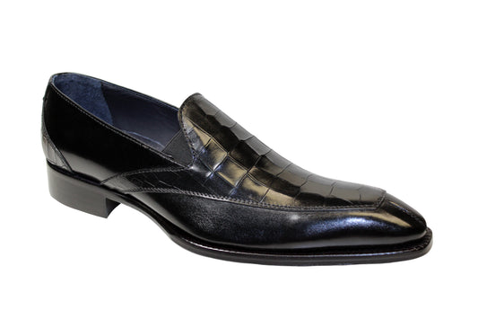 The Duca Di Matiste Trento in black is a low heel loafer meticulously crafted in Italy with a crocodile pattern on the upper.