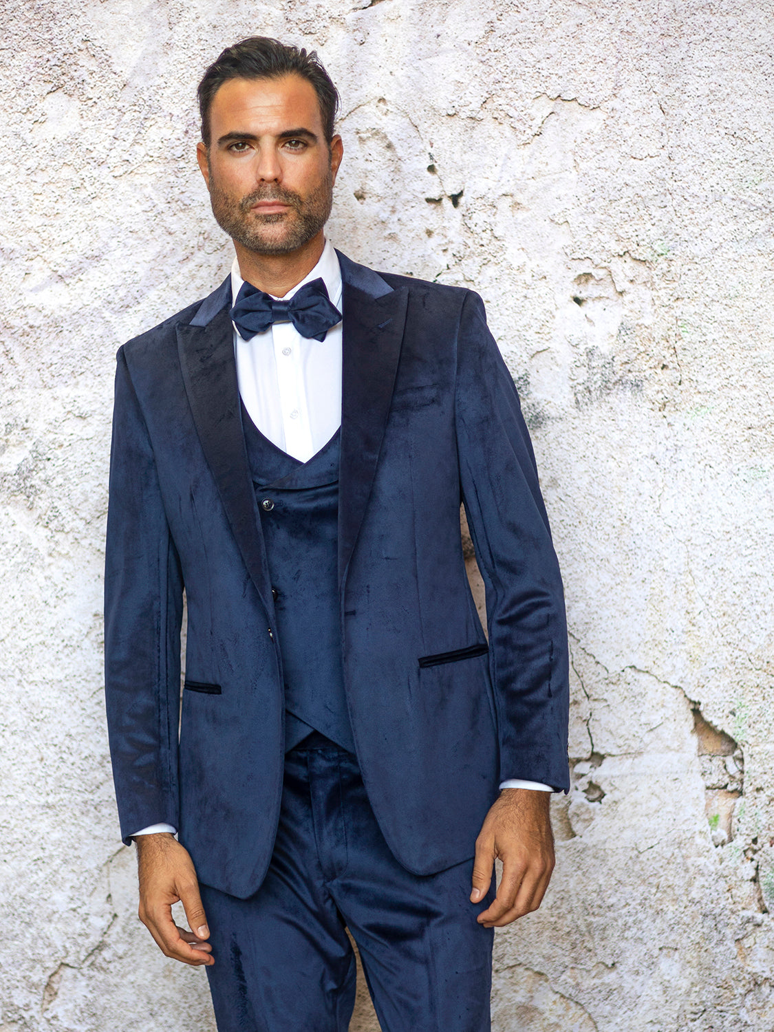 INSOMNIA WYNN 3PC Soft Velvet Tailored Fit Navy Suit