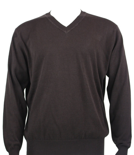 The Bassiri L/S V-Neck Brown Sweater 627, designed in a modern fit, is stylishly showcased on a mannequin set against a pristine white backdrop.