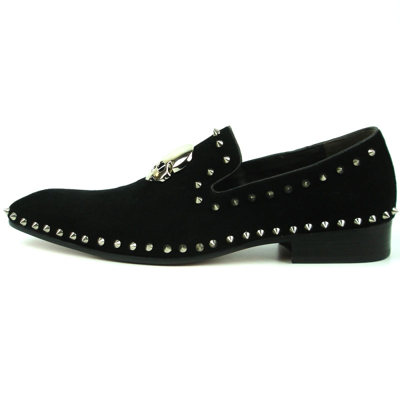 The FI-7199 Black Suede Fiesso by Aurelio Garcia shoe from the Fiesso brand is embellished with sharp spikes and features a shiny silver skull decoration on top.