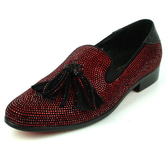 The FI-7285-2 Black Red Fiesso by Aurelio Garcia from the brand Fiesso is a stunning fashion shoe in red, complemented by black tassels and a shimmering suede upper embellished with rhinestones.