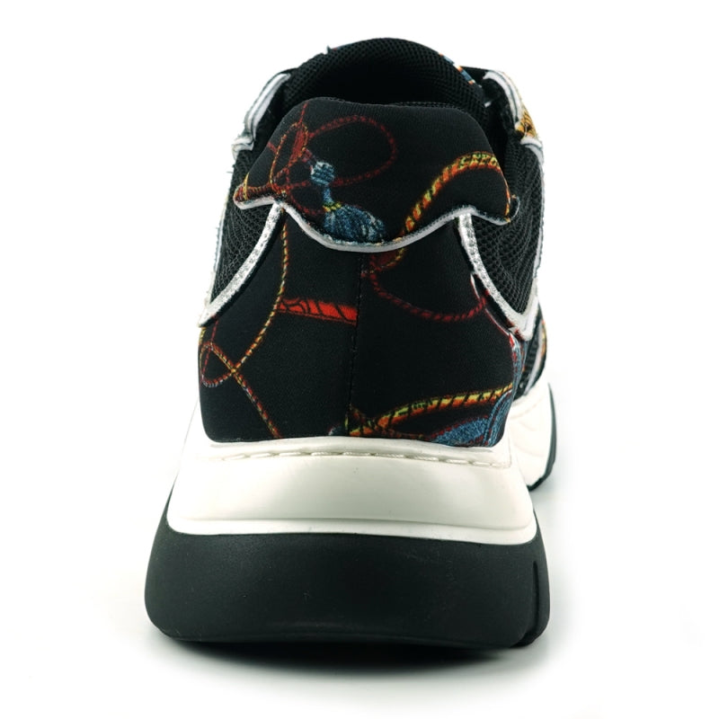 The FI-2404 Black Sneaker Encore by Fiesso is a casual shoe that combines fashion comfort with style. It features a colorful graphic pattern crafted from micro leather, complemented by a white and black sole and black laces. This standout sneaker by the brand Fiesso is perfect for those looking to make a statement.