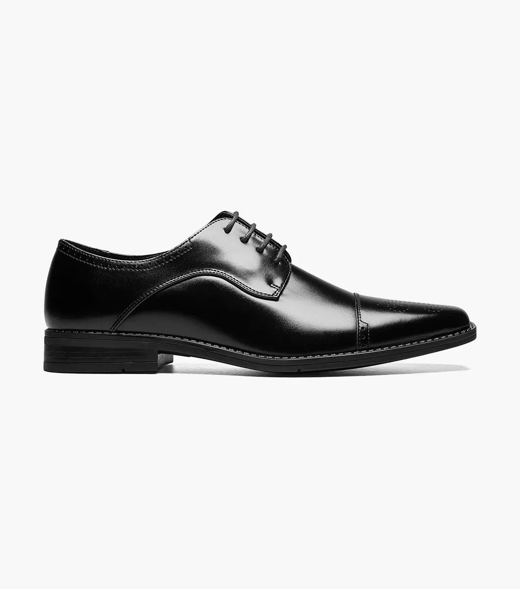 The Stacy Adams - KENWAY Cap Toe Oxford in black, style number 20194-001, showcases leather linings, laces, and a low heel against a white backdrop.