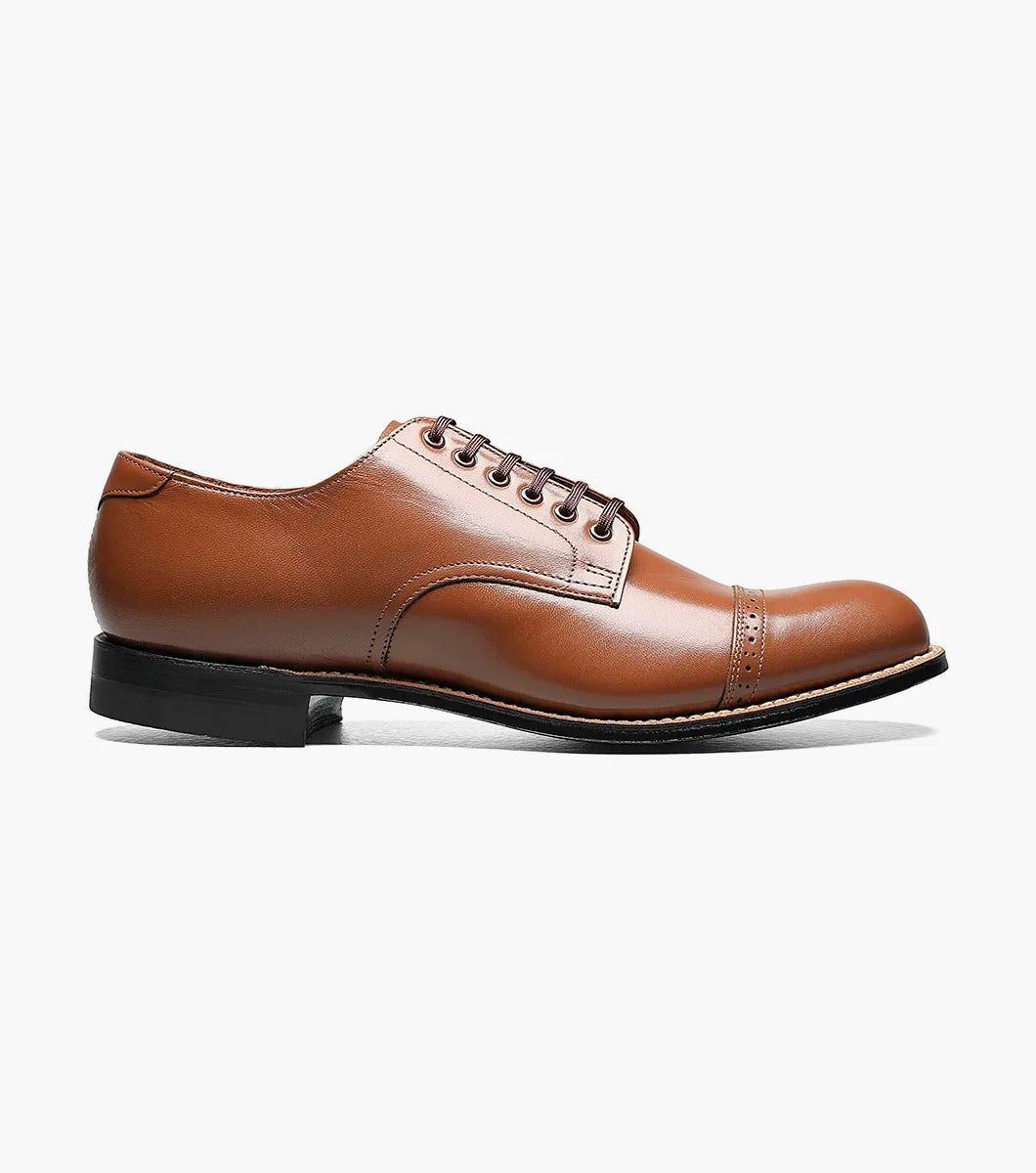 This is a Stacy Adams MADISON Cap Toe Oxford in oak, made from high-quality kidskin leather, with a dark sole and black laces against a white background.