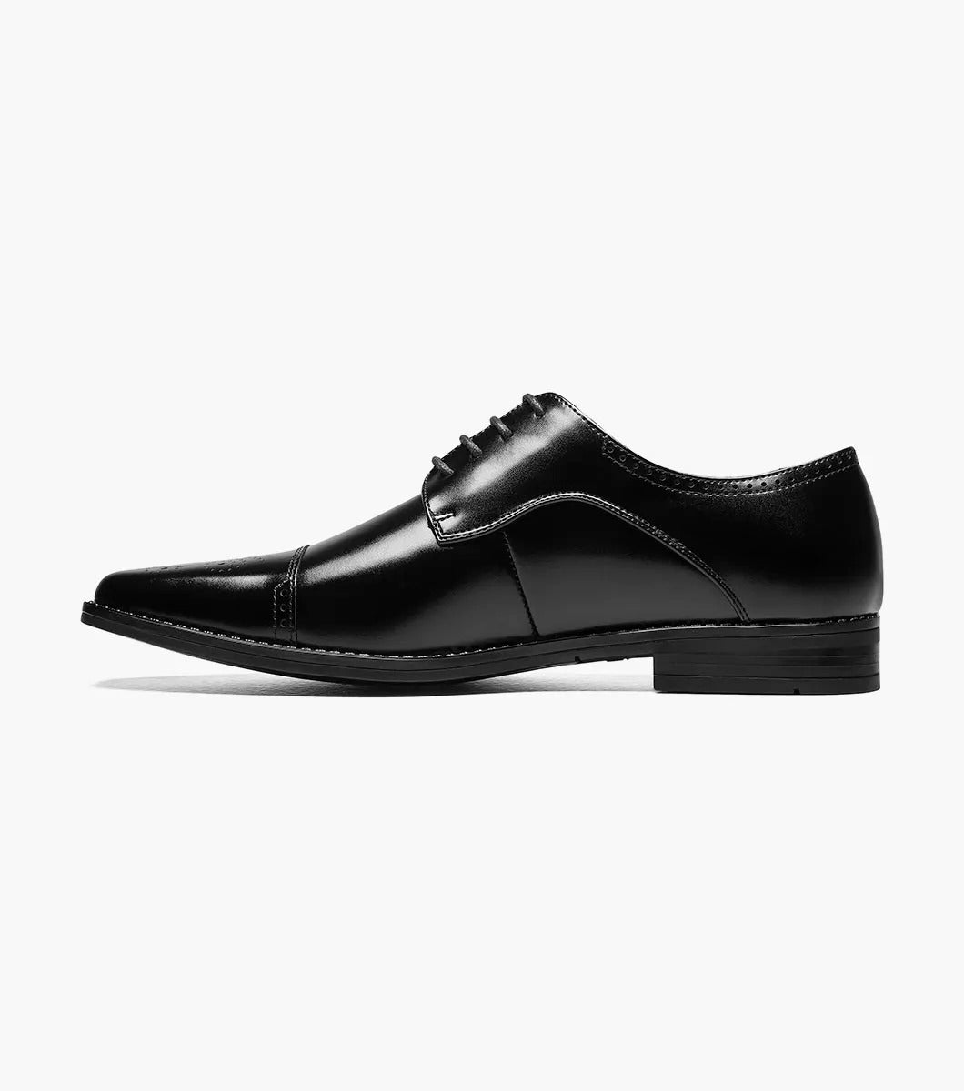 The Stacy Adams - KENWAY Cap Toe Oxford in black, style number 20194-001, showcases leather linings, laces, and a low heel against a white backdrop.