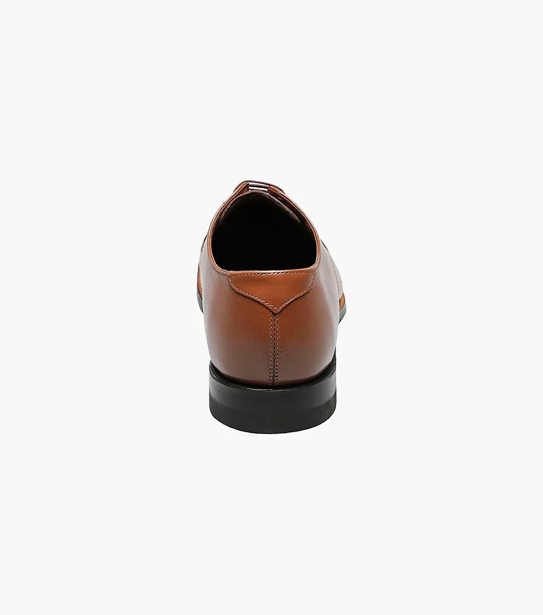 This is a Stacy Adams MADISON Cap Toe Oxford in oak, made from high-quality kidskin leather, with a dark sole and black laces against a white background.