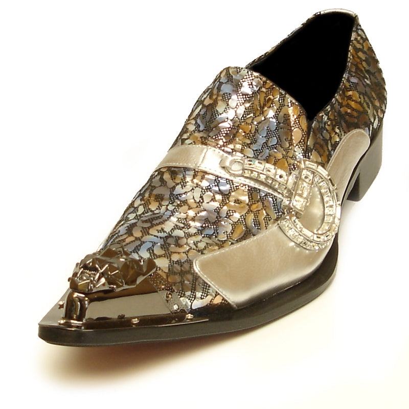 Presenting the FI-7013 Silver Fiesso by Aurelio Garcia from the renowned brand Fiesso—a fashion-forward shoe design featuring a pointed toe adorned with a metallic buckle. It boasts an intricate lace pattern, a detailed metal cap on the toe, and comes complete with a luxurious leather upper and cushioned insole for ultimate comfort and style.