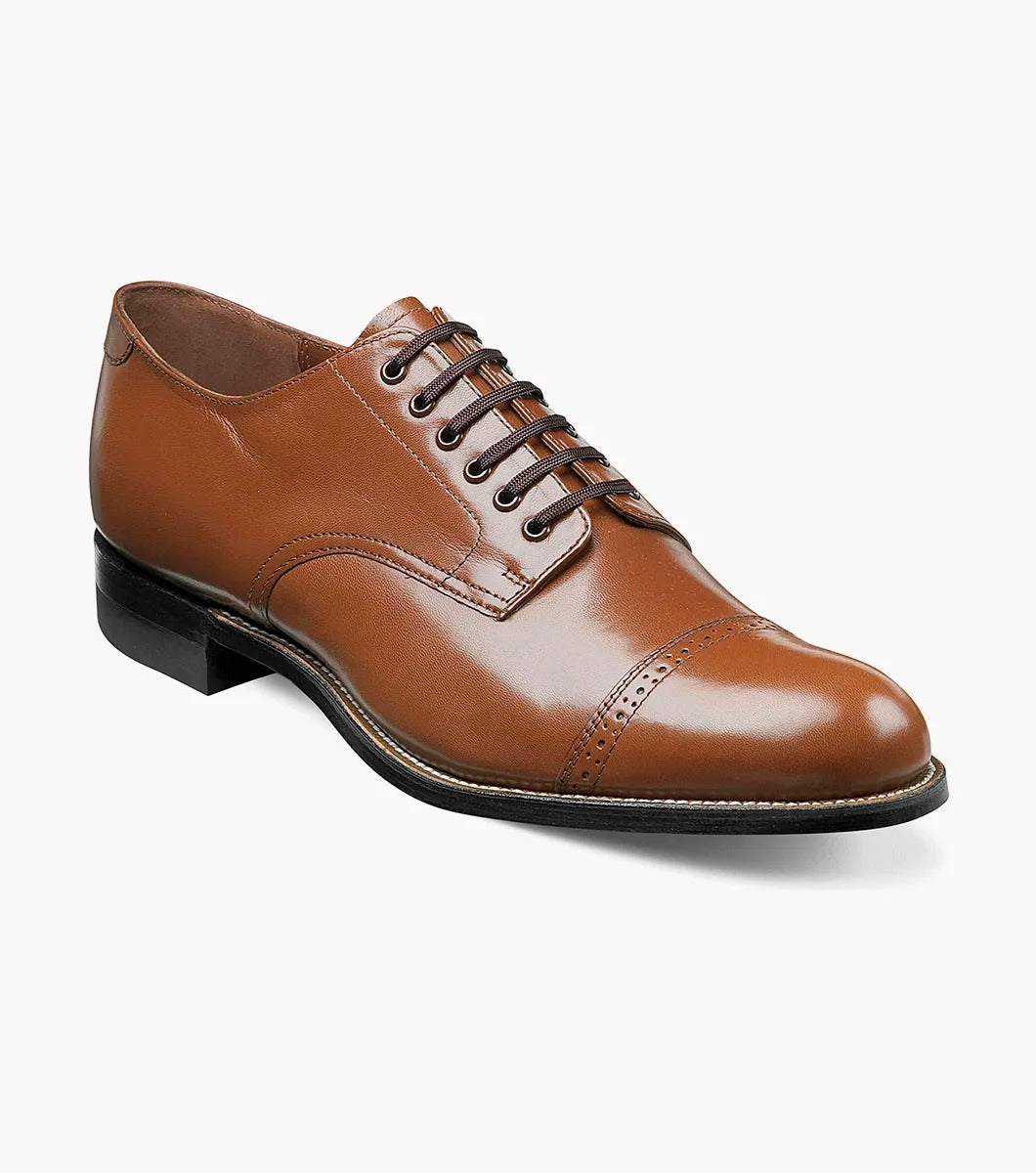 This is a Stacy Adams MADISON Cap Toe Oxford in oak, made from high-quality kidskin leather, with a dark sole and black laces against a white background.