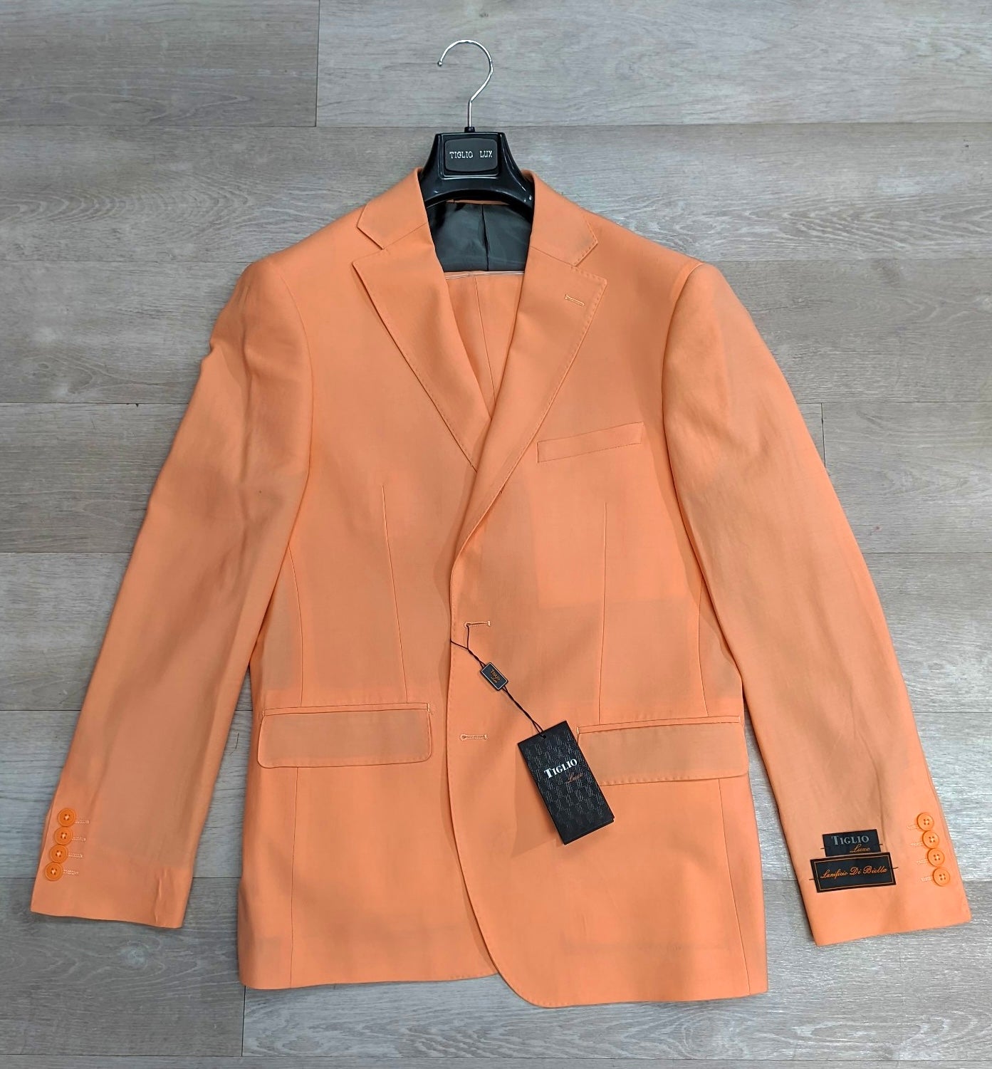 Tiglio Luxe Dolcetto Modern Fit Peach Suit TL4013